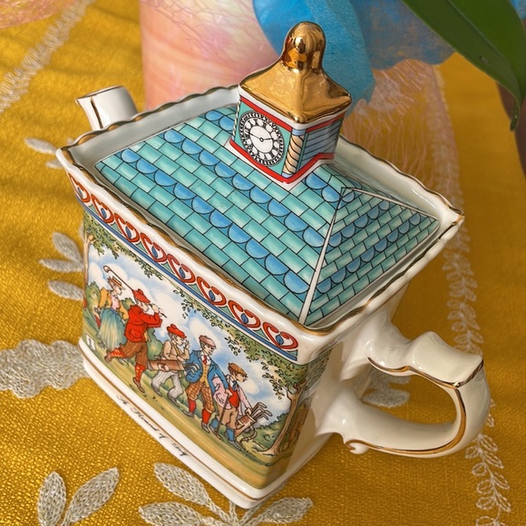 Windsor "A Round of Golf" Ceramic Teapot Collectible - Picture 9 of 11